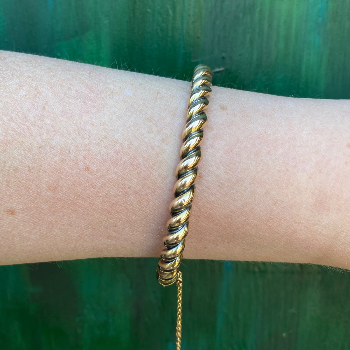 Twisted 18k Gold Edwardian Bangle
