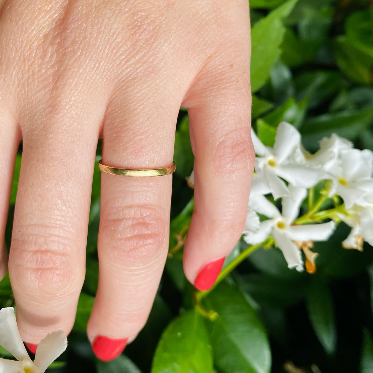 Lightweight & Slim 1920s Gold Wedding Band