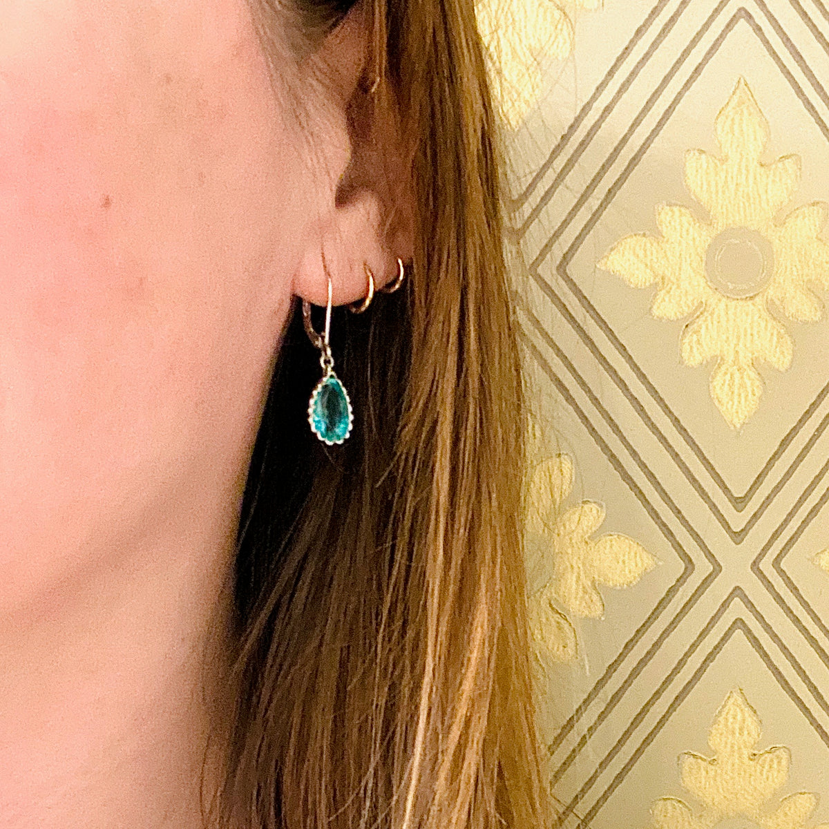 Vintage 1950's Brilliant Emerald Drop Earrings in Platinum