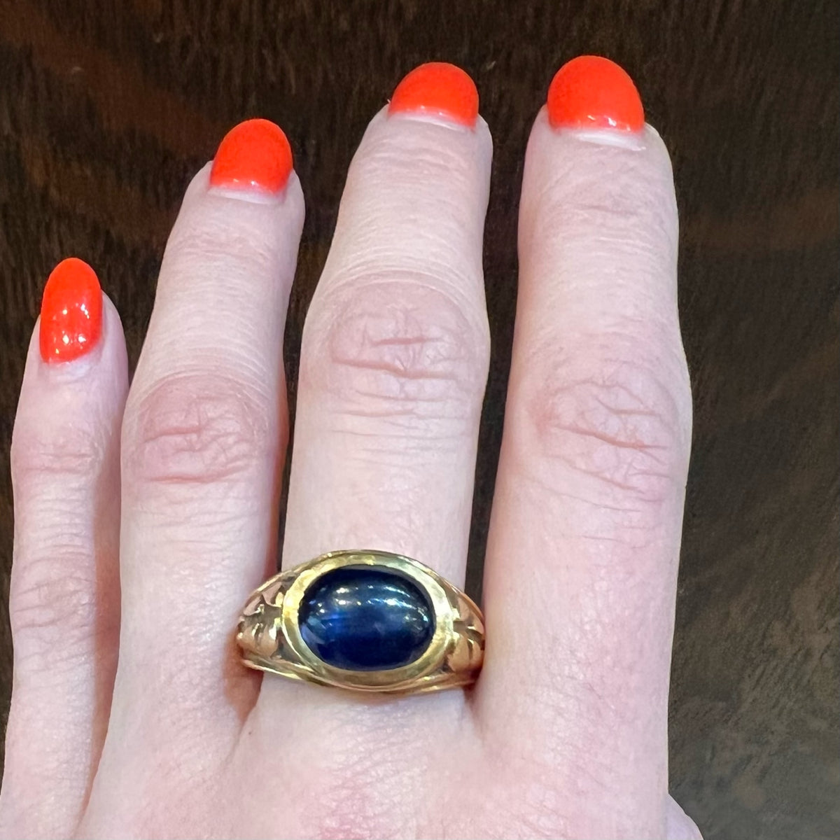 Art Nouveau 18k Cabochon Sapphire Ring