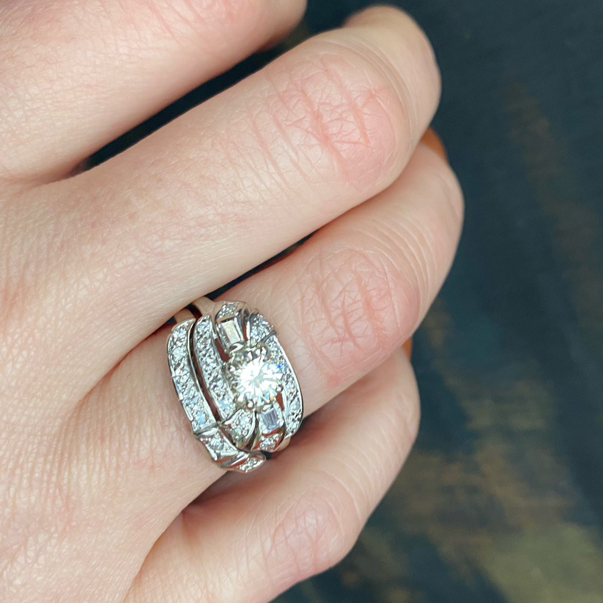 Asymmetrical Beauty Vintage White Gold Wedding Set