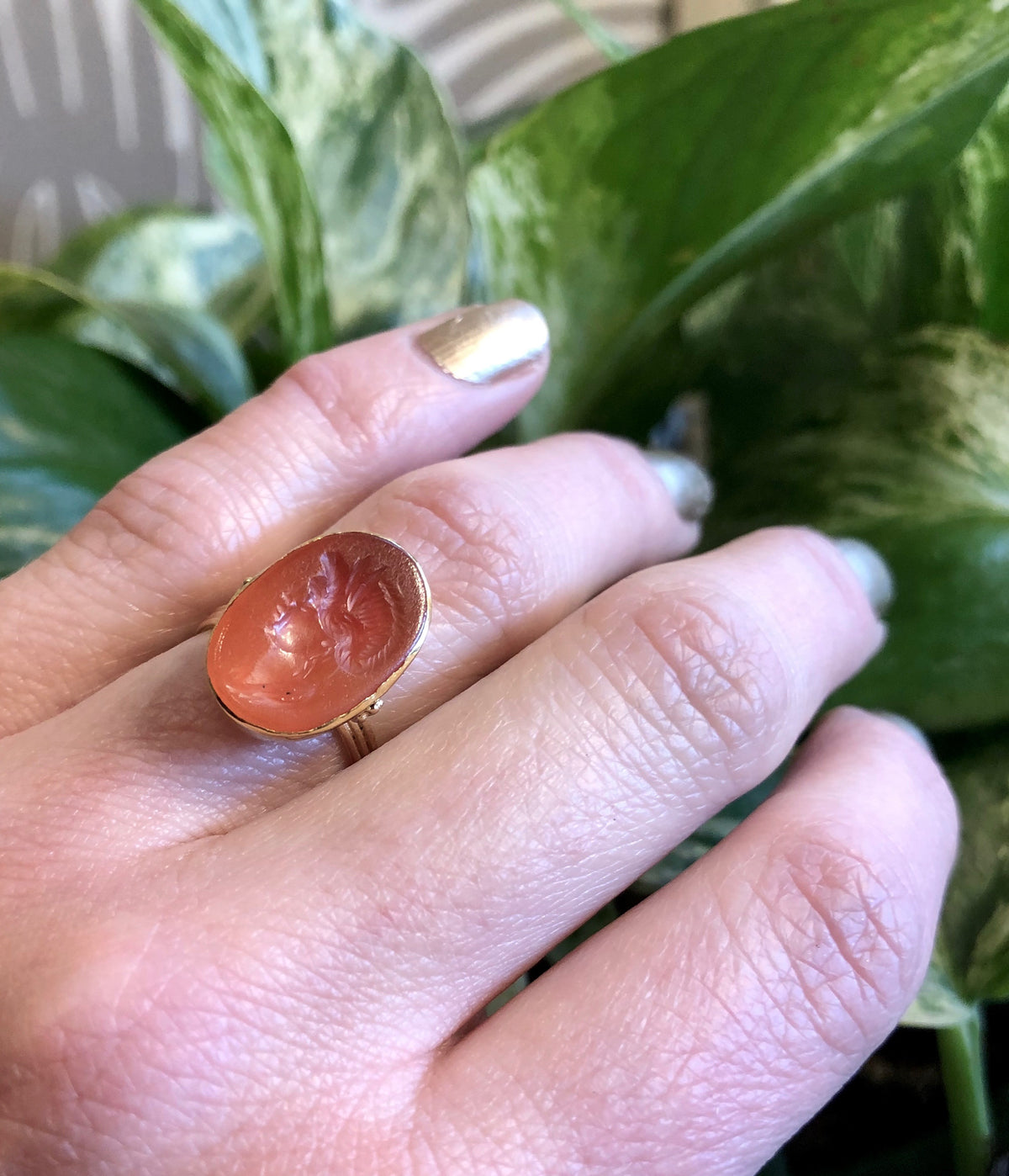 Roman Carnelian Intaglio of A Woman 18k Ring