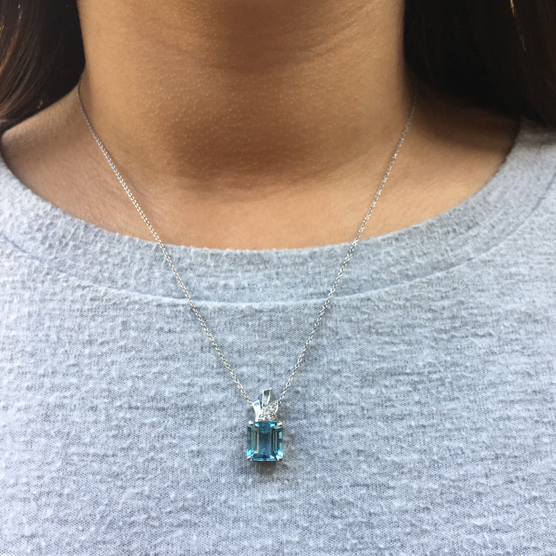 Platinum Retro Aquamarine and Diamond Necklace