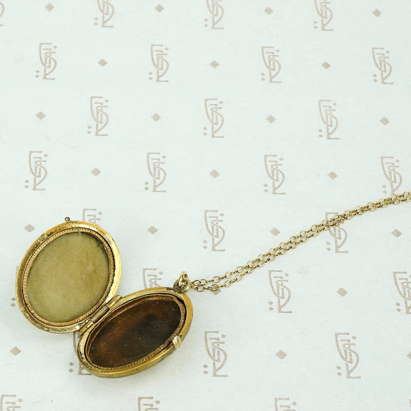 Lovely Old Cross Hatch Locket