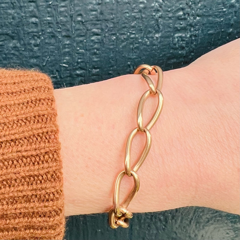 Gorgeous Curvy Curb Chain Gold Bracelet by AI