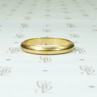 Vintage 18k Gold Band with Romantic Engraving