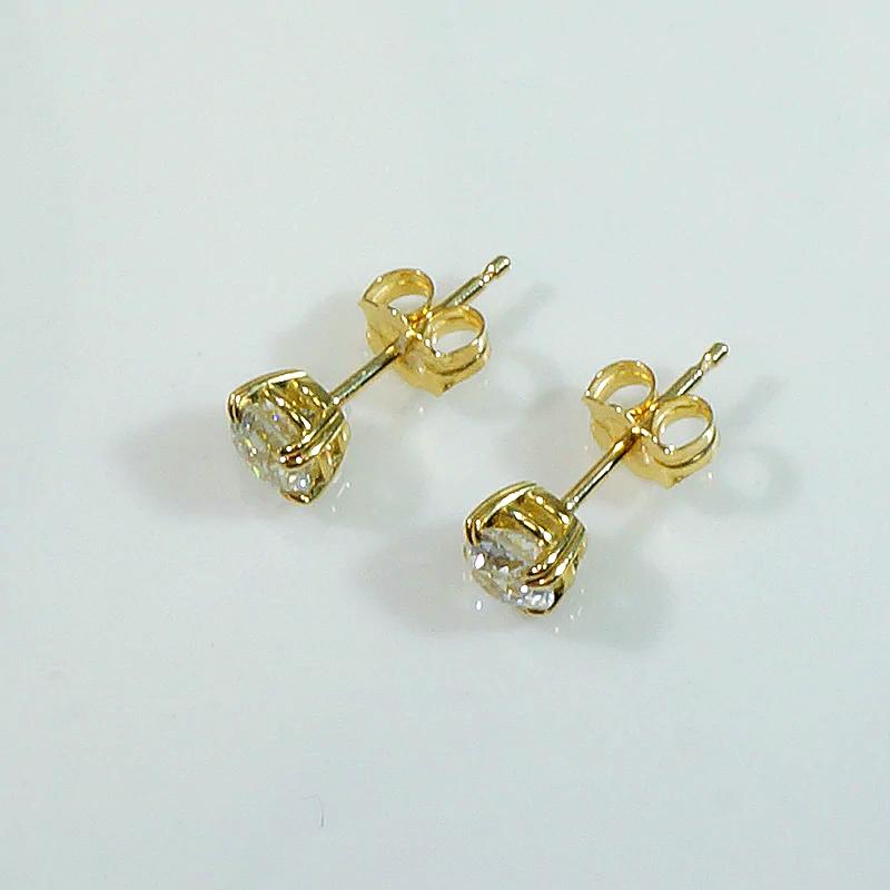 18k OEC Diamond Stud Earrings