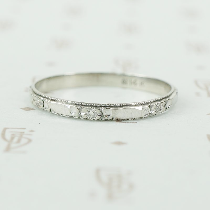 Vintage Deco Classic White Gold Patterned Band