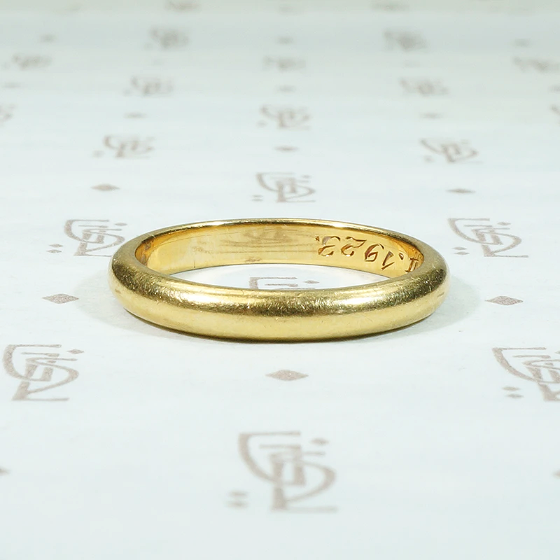 Vintage 18k Gold Wedding Band with Sweet Engraving