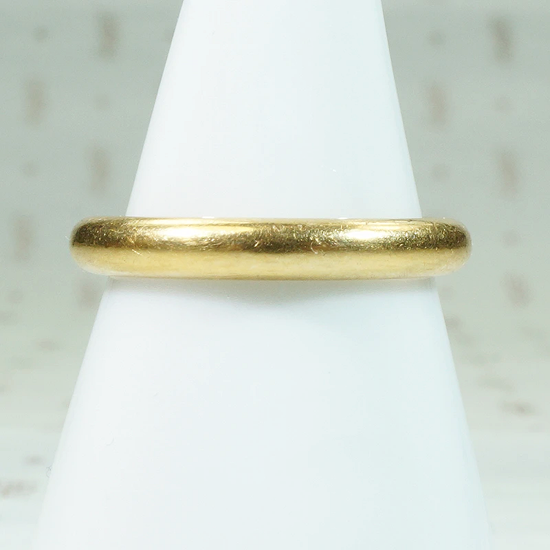 Vintage 18k Gold Wedding Band with Sweet Engraving