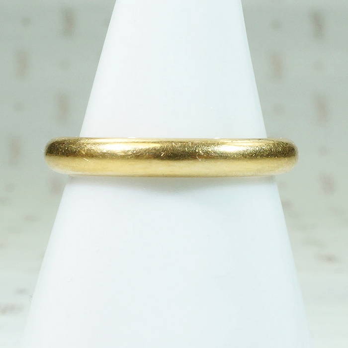 Vintage 18k Gold Wedding Band with Sweet Engraving
