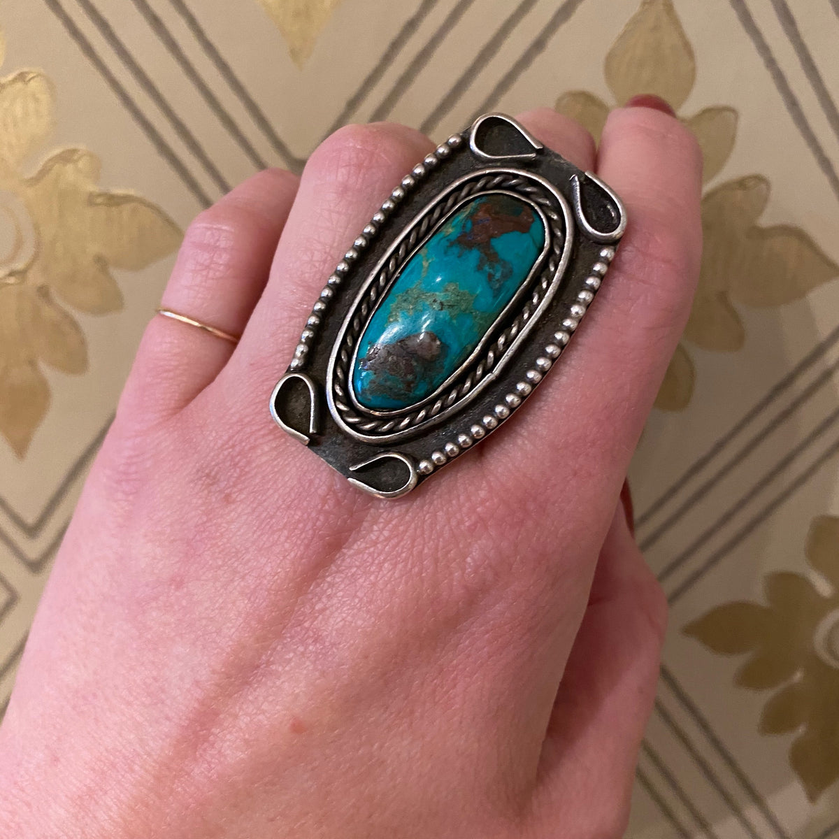 Stunning Large Turquoise and Silver Vintage Ring