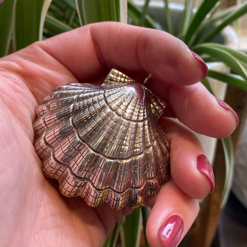 Sterling Scallop Shell Ornament by Topázio