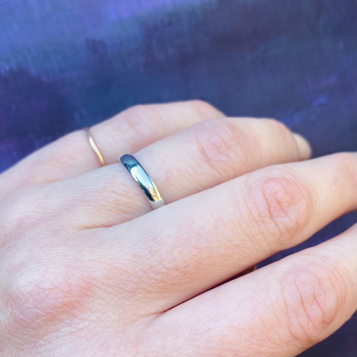 Glossy Vintage Platinum Half Round Wedding Band