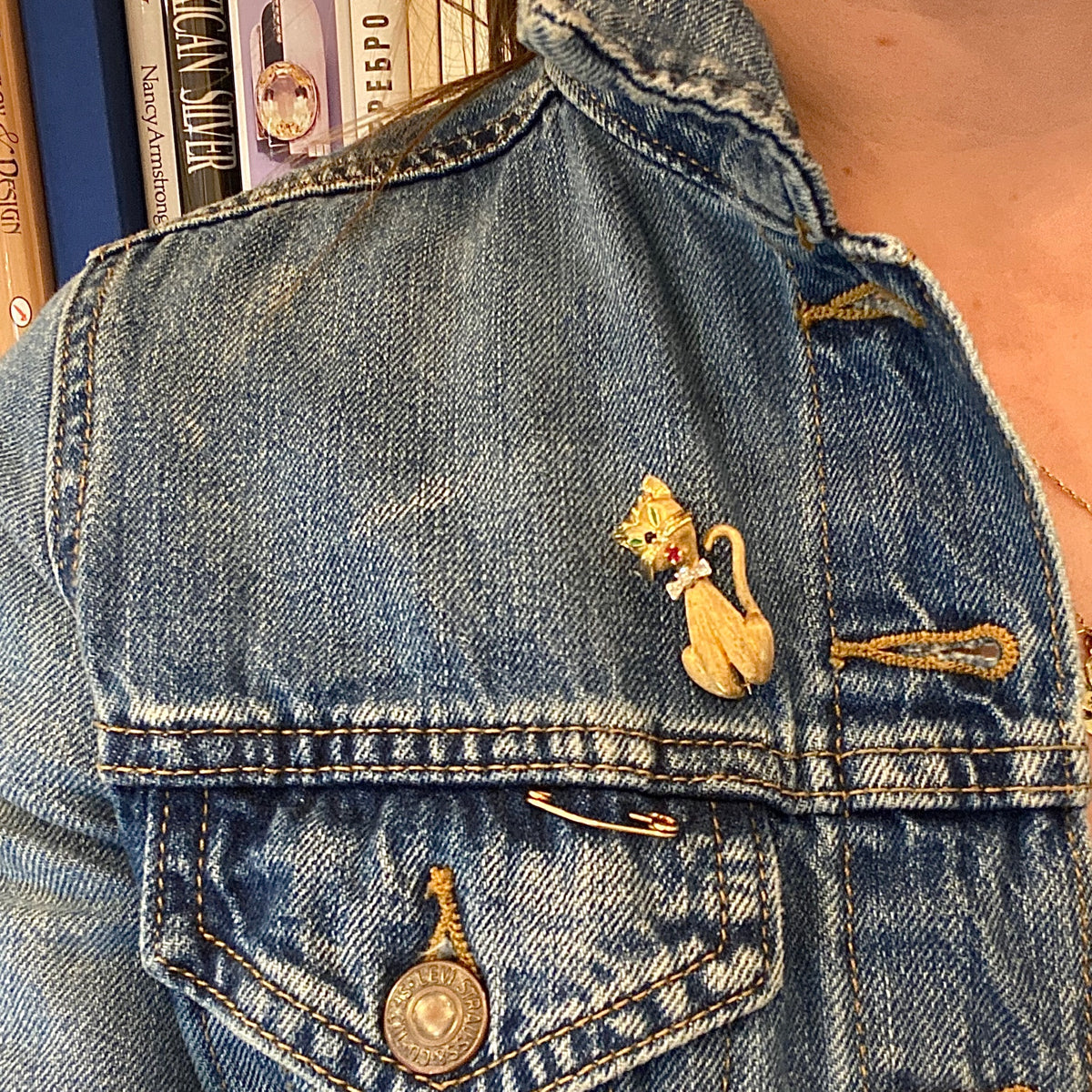 Sassy Cat Brooch by Dan Frere