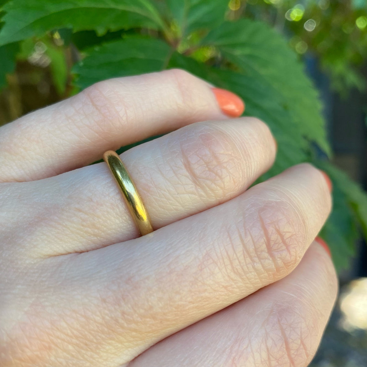 Vintage 18k Gold Wedding Band with Sweet Engraving