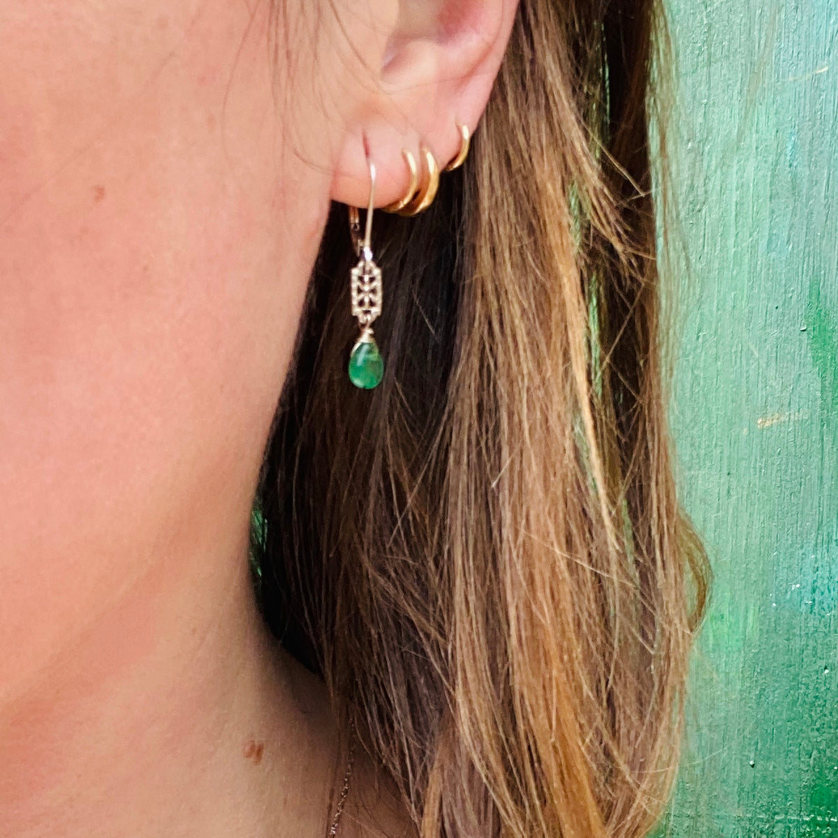 Emerald & White Gold Filigree Earrings by brunet