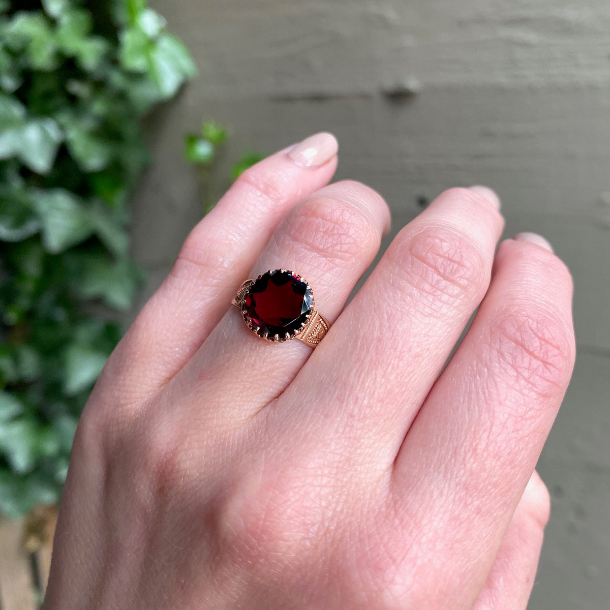 Almandine Garnet Claw Set on Engraved Cigar Band