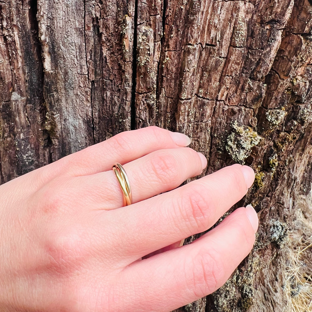 Tri Tone 18k Gold Size 5.75 Rolling Ring