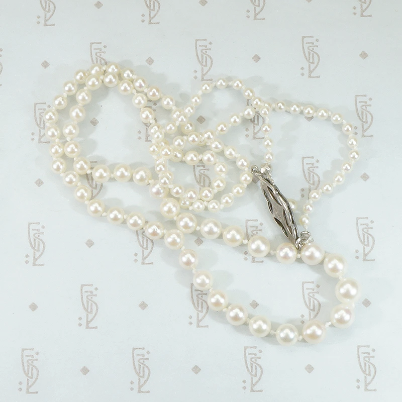 Lovely Vintage Necklace of Graduated Pearls