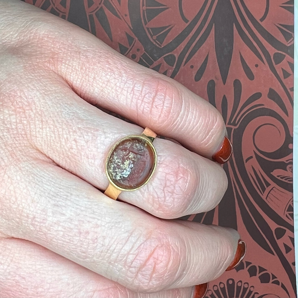 Ancient Chariot Intaglio in Vintage 18k Ring