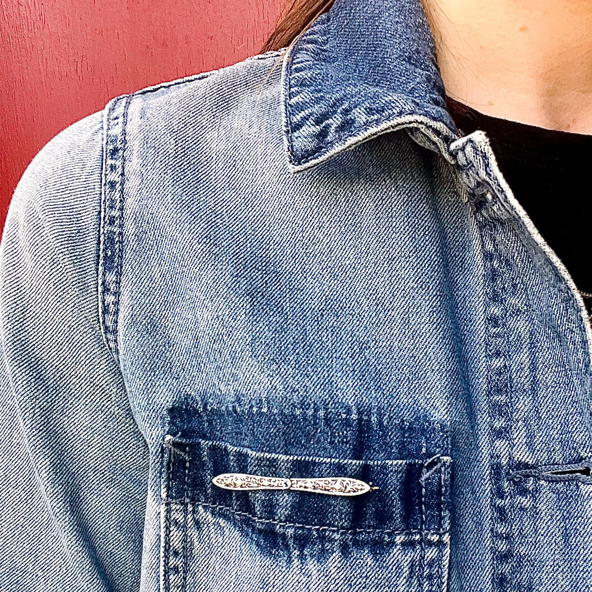 Delicate Montana Sapphire Bar Pin in Platinum & 14k