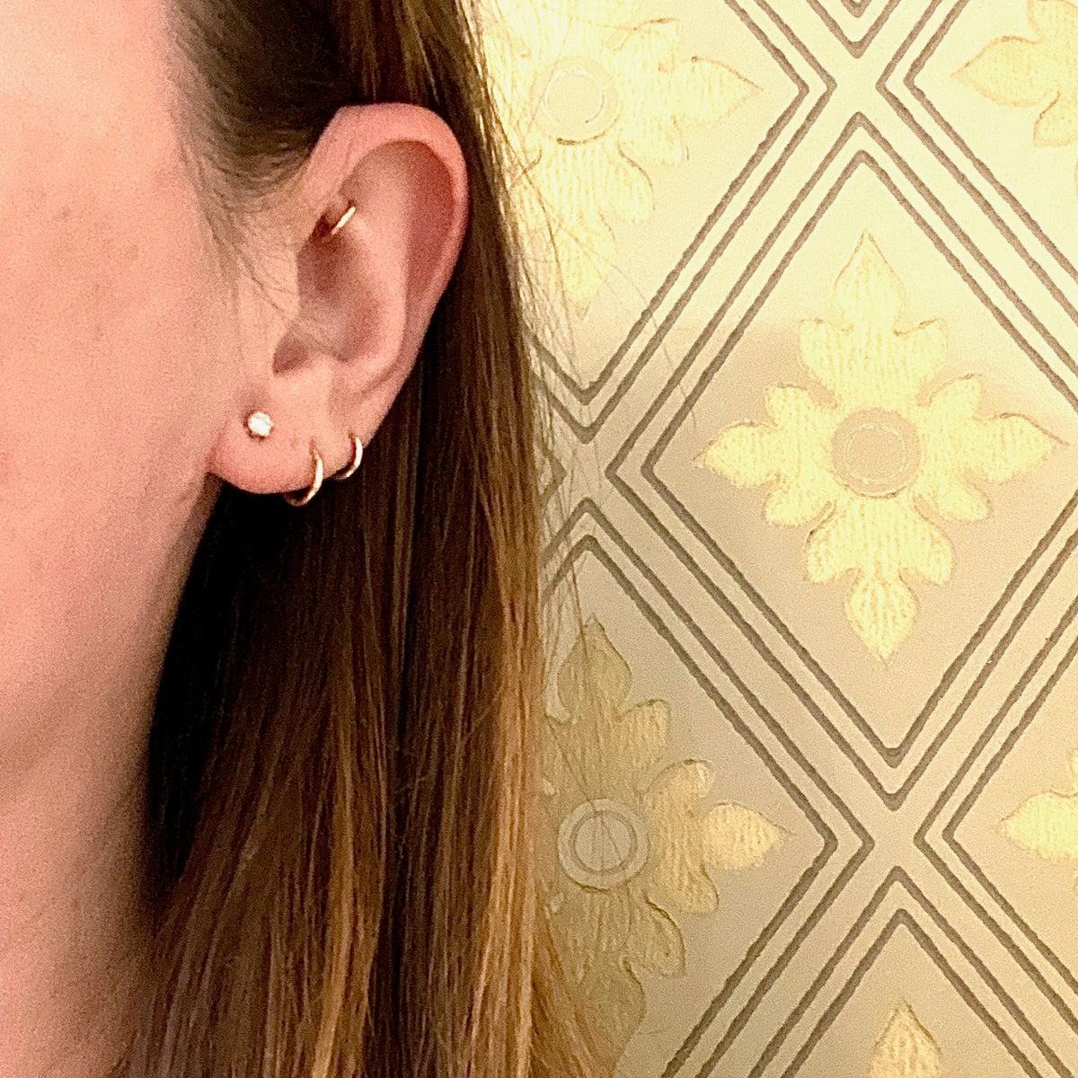 Pretty Vintage Diamond Stud Earrings in White Gold