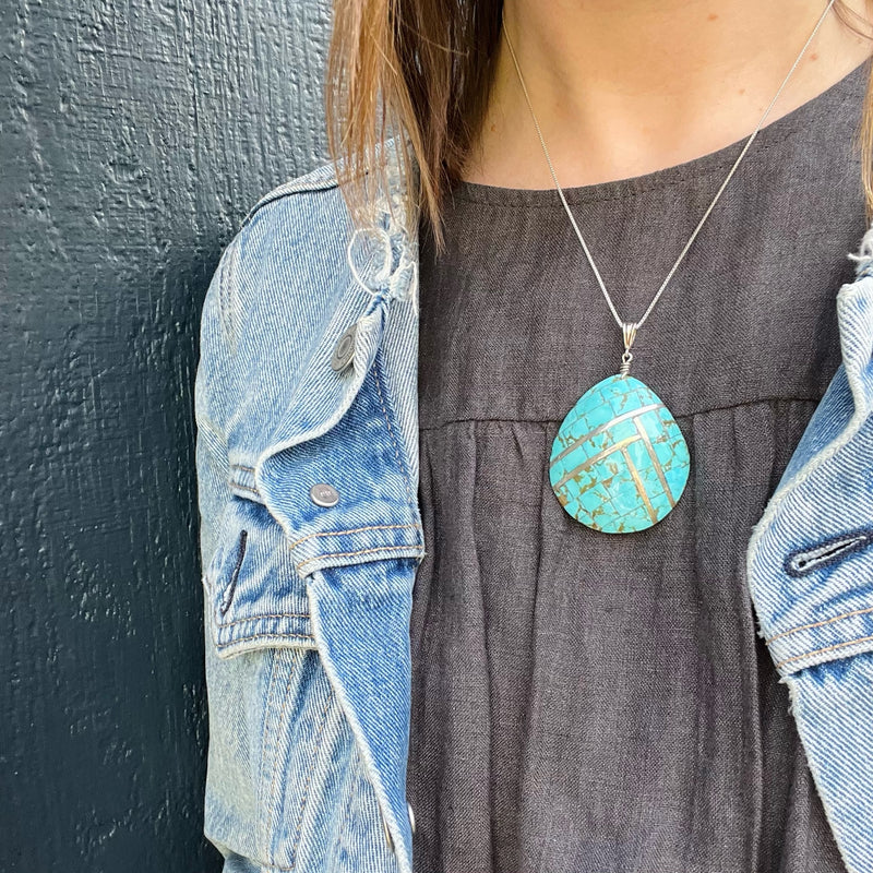 Exquisite Turquoise & Silver Inlaid Shell Necklace