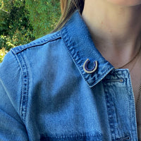 Victorian Horseshoe Brooch in Pearl & Lapis Lazuli