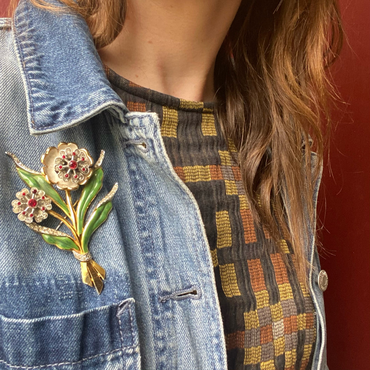 En Tremblant Colorful Enameled Flower Brooch