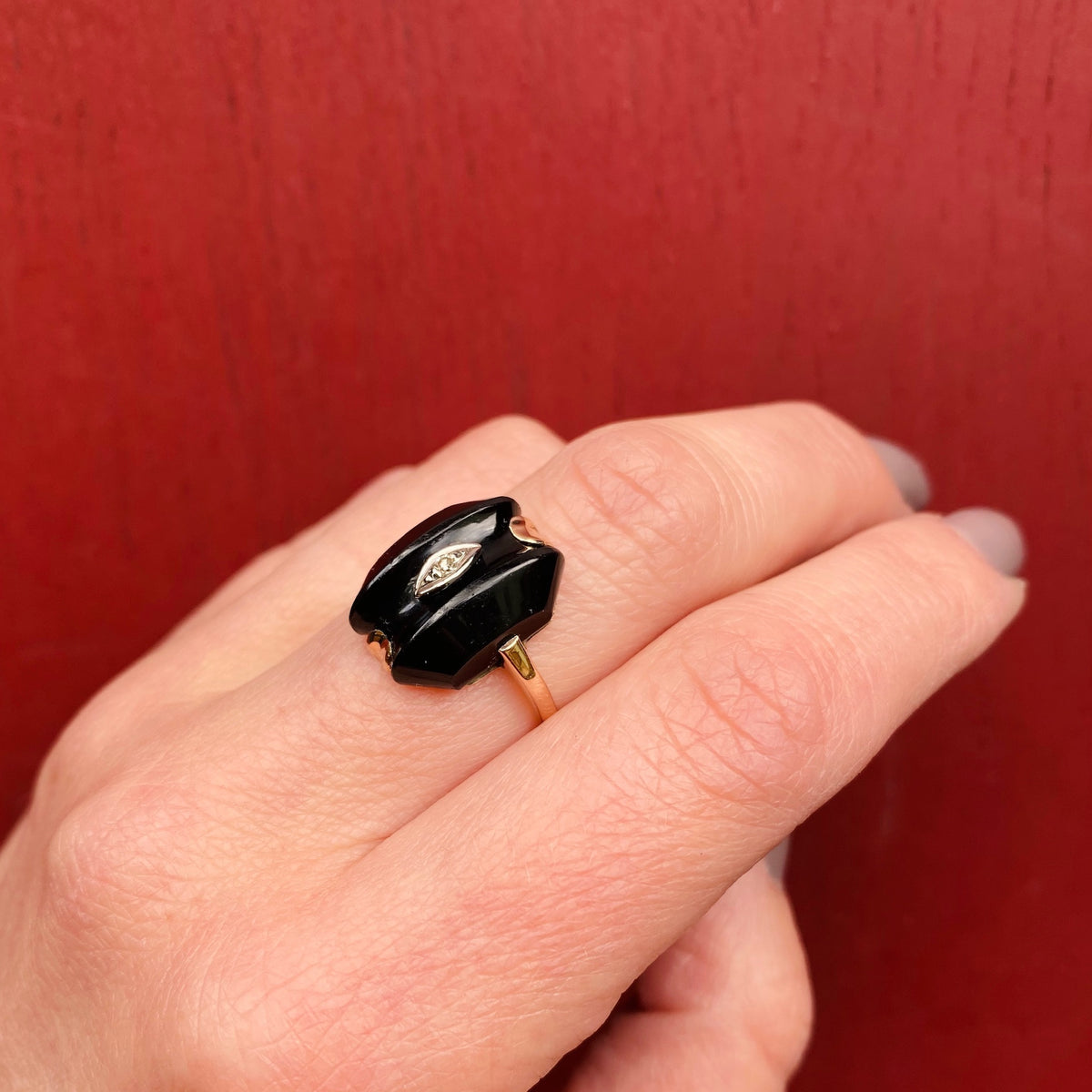 Grooved Black Onyx Ring in Two Tone Gold