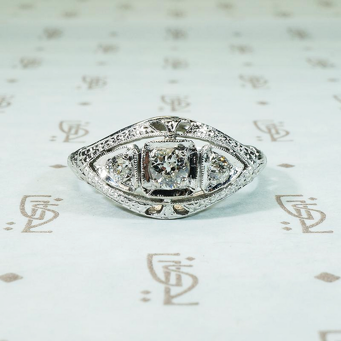 Deco Details 18k White Gold Filigree Diamond Ring