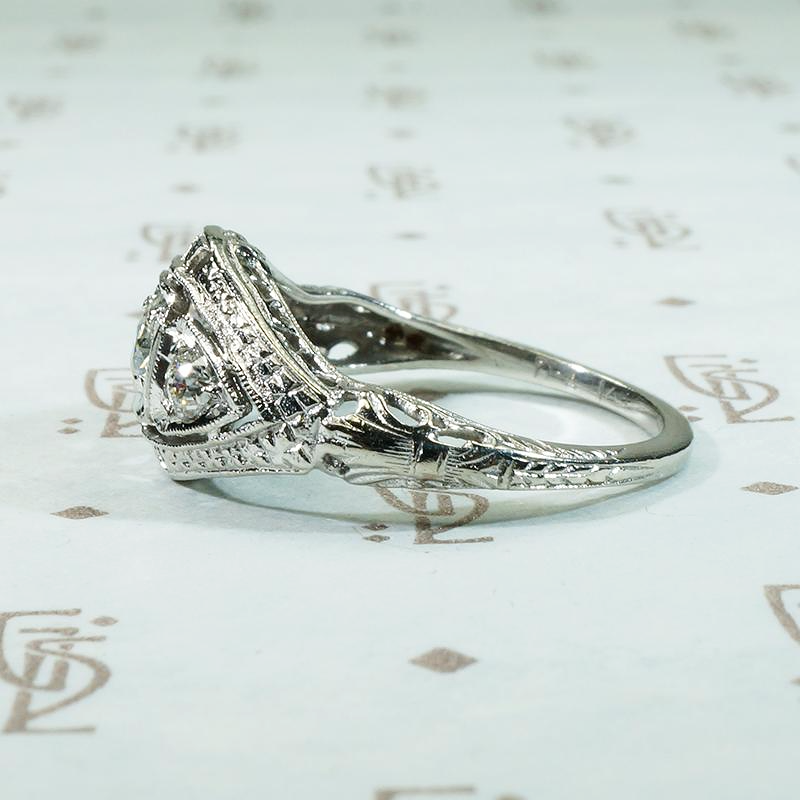 Deco Details 18k White Gold Filigree Diamond Ring