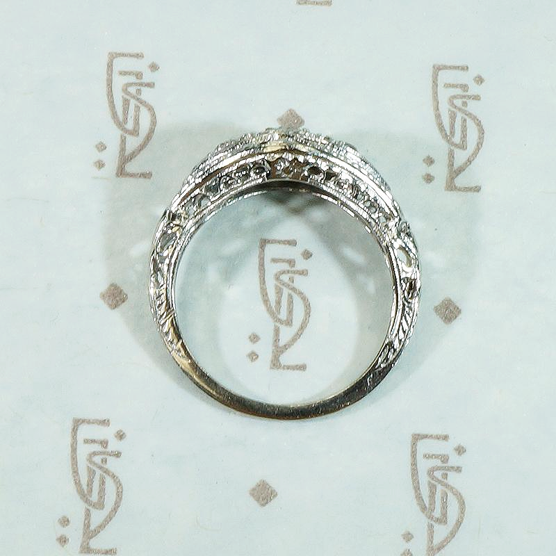 Deco Details 18k White Gold Filigree Diamond Ring