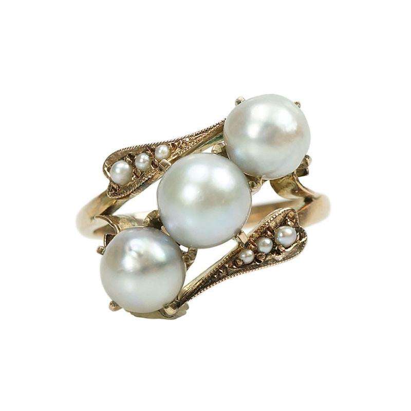 Mid Century Grey Pearl Ring with Leaves