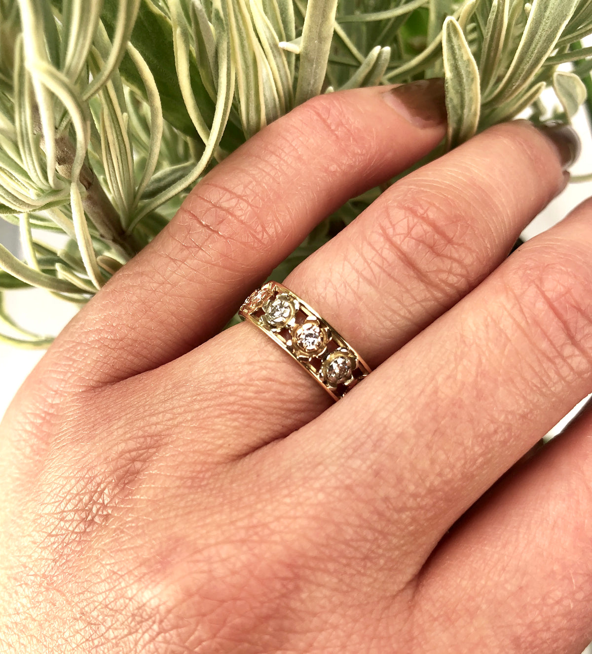 Vintage 1940s Band of Diamond set Roses in White and Rose Gold