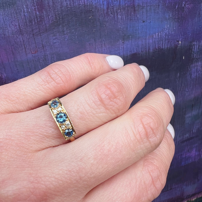 Beautifully Designed Sapphire & Diamond Ring