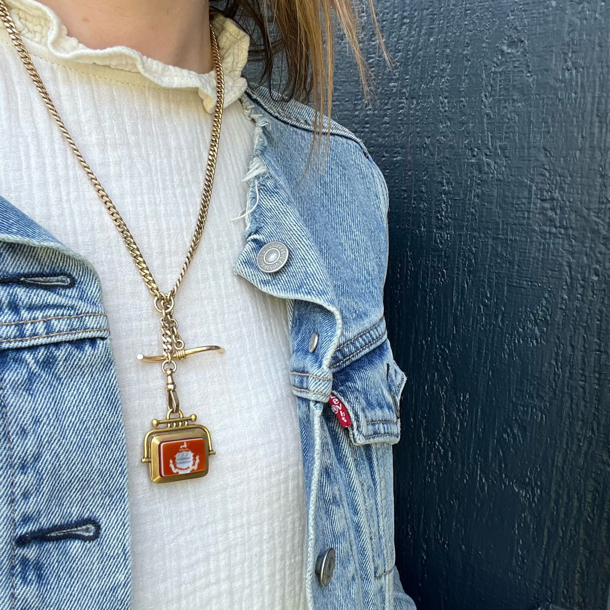 Lovely 15k Spinner Locket Fob
