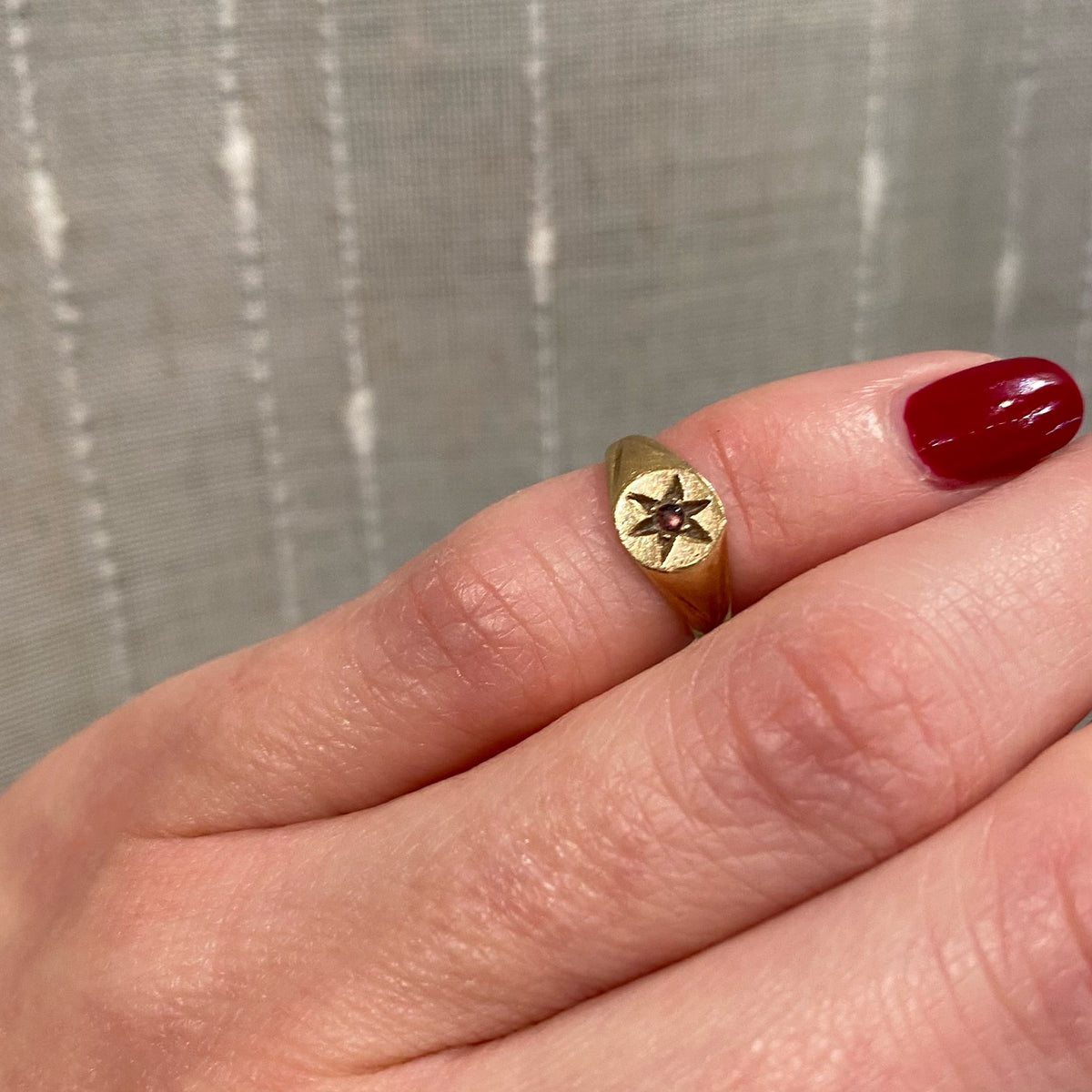 Star Set Amethyst in a Tiny Signet Ring