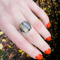Early Agate and Silver Native American Ring