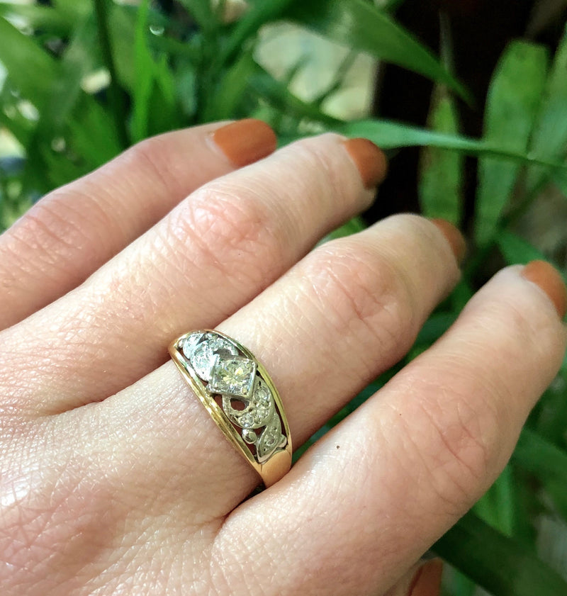 Romantic 1940's Two-Tone Diamond Band