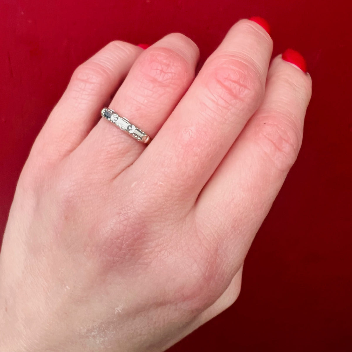 Lovely 1940s Two Tone Gold Wedding Band