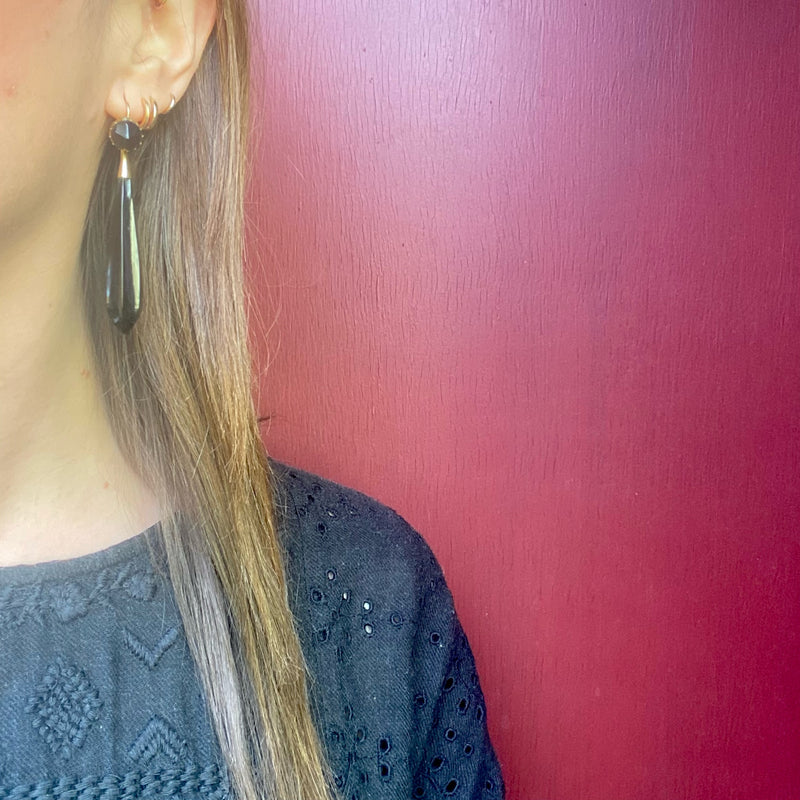 Long Pendulum Jet Earrings in Gold