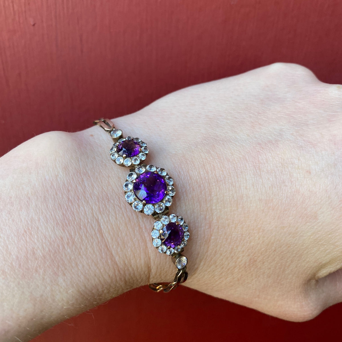 Cheerful White Sapphire and Amethyst Flower Bracelet