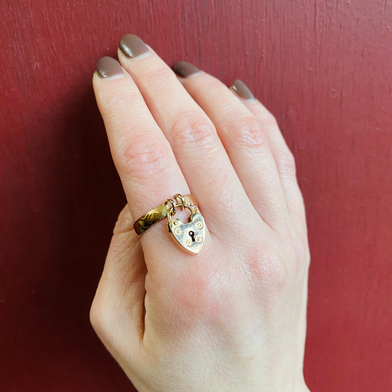 Charming English Rose Gold Heart Padlock Band