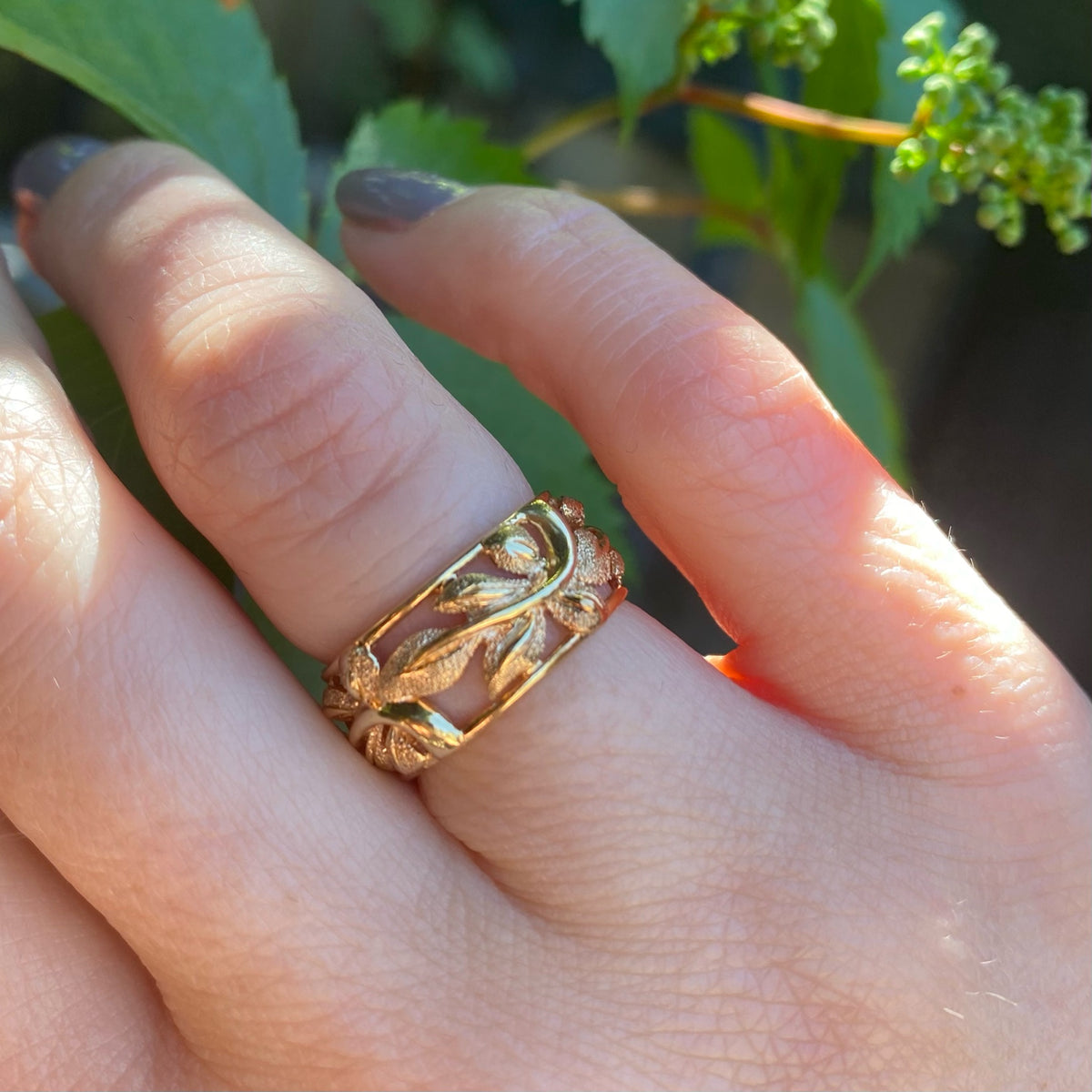 Sculpted Leaves Open Work Gold Band