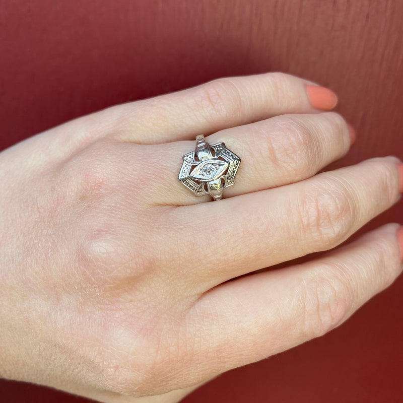 Sweet Art Deco White Gold & Diamond Ring