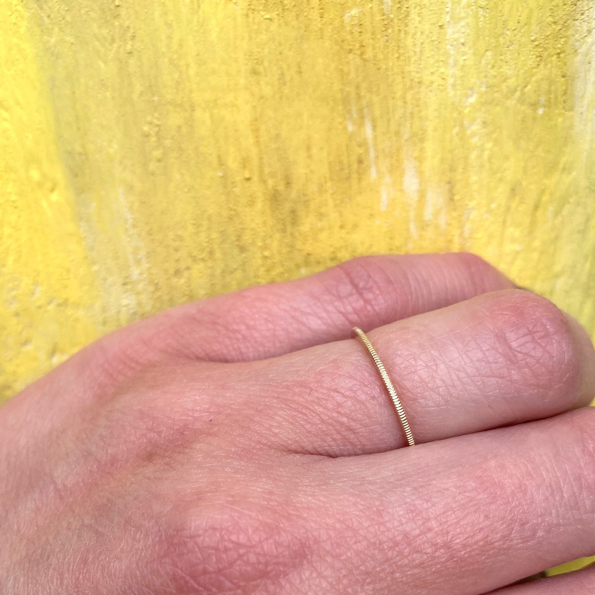 Retro Gold Band with Ribbed Edge