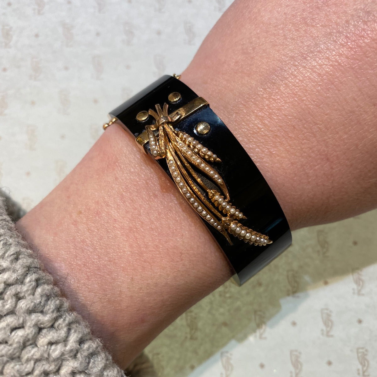 The Golden Wheat Sheaves Onyx Bracelet
