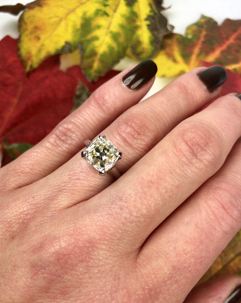 Stunning Peruzzi Diamond Engagement Ring